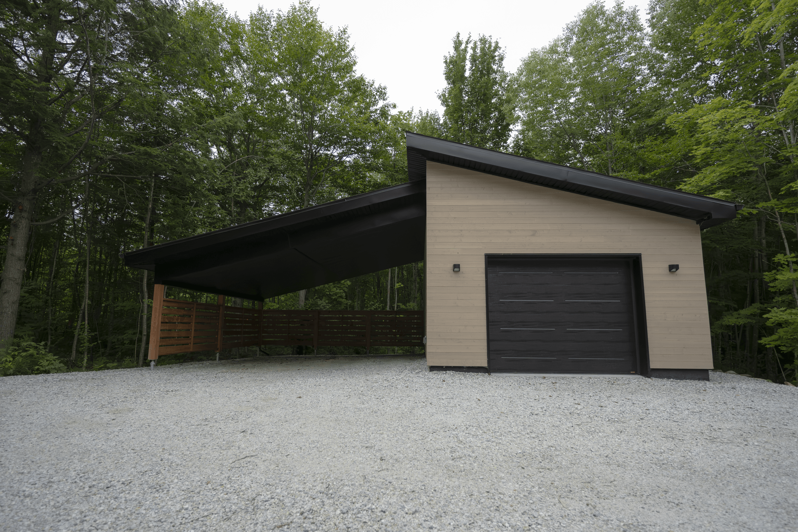 garage avec abris auto ou appentis